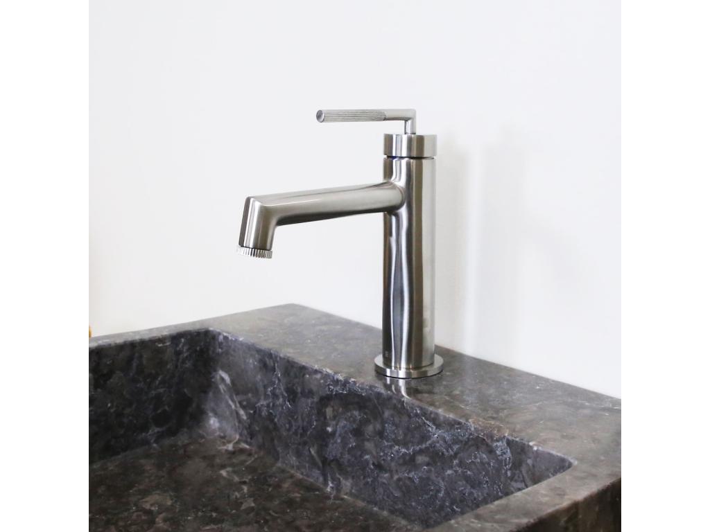 Artanzy low-profile stainless steel-look basin mixer tap - Artanzy 45309QHOV